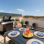 Sandi 2408 Διαμέρισμα *