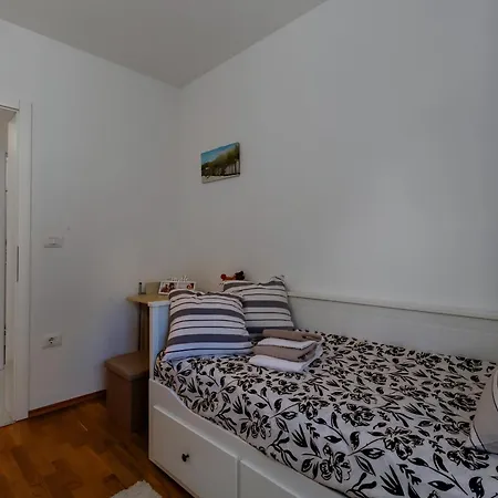 Sandi 2408 * Пула