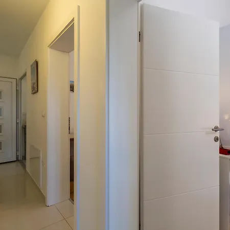 Sandi 2408 Апартаменты