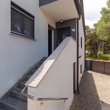 Sandi 2408 Апартаменты